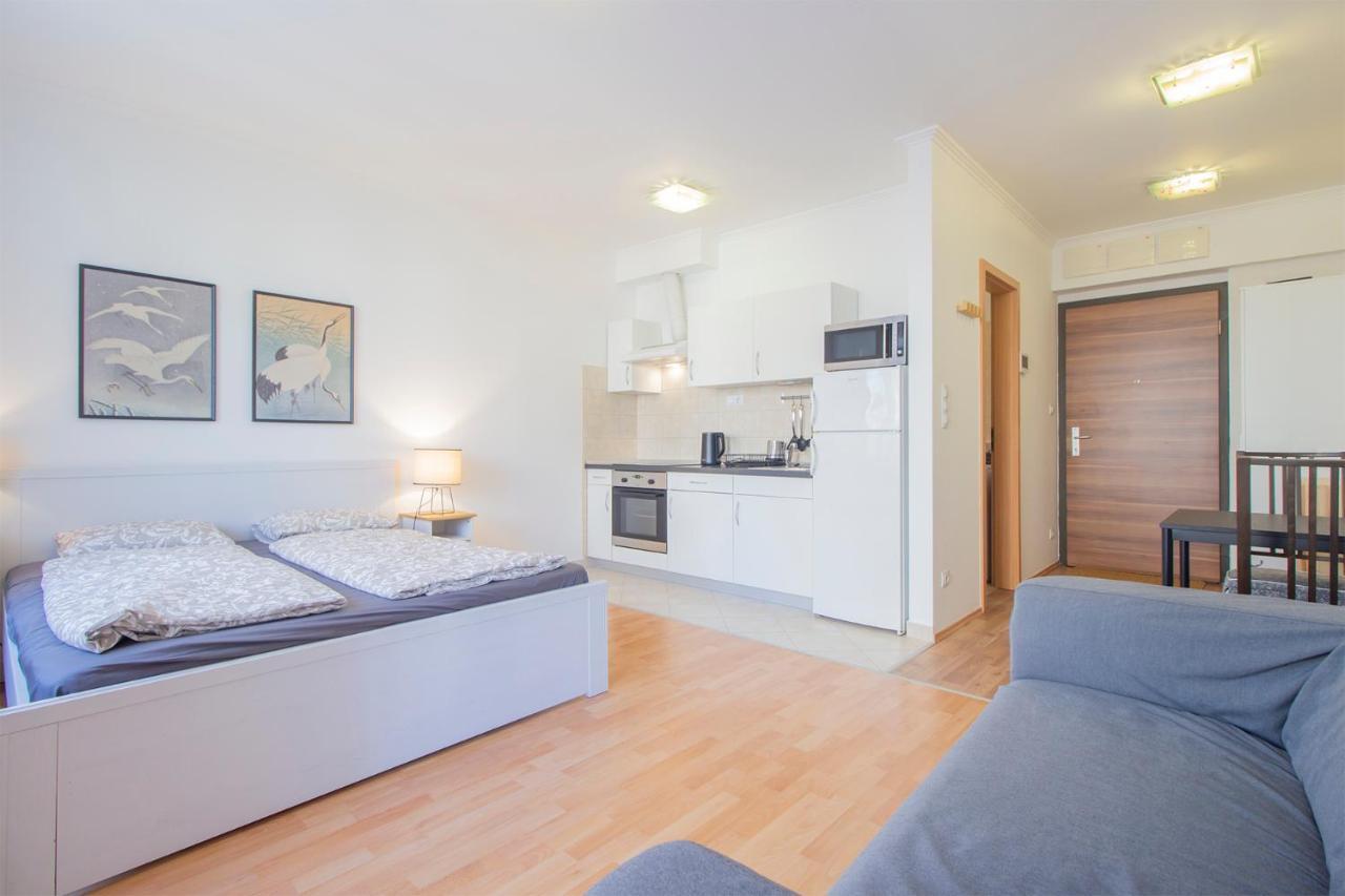Ferienwohnung Corvin Modern Studio With Ac, Parking Budapest Exterior foto