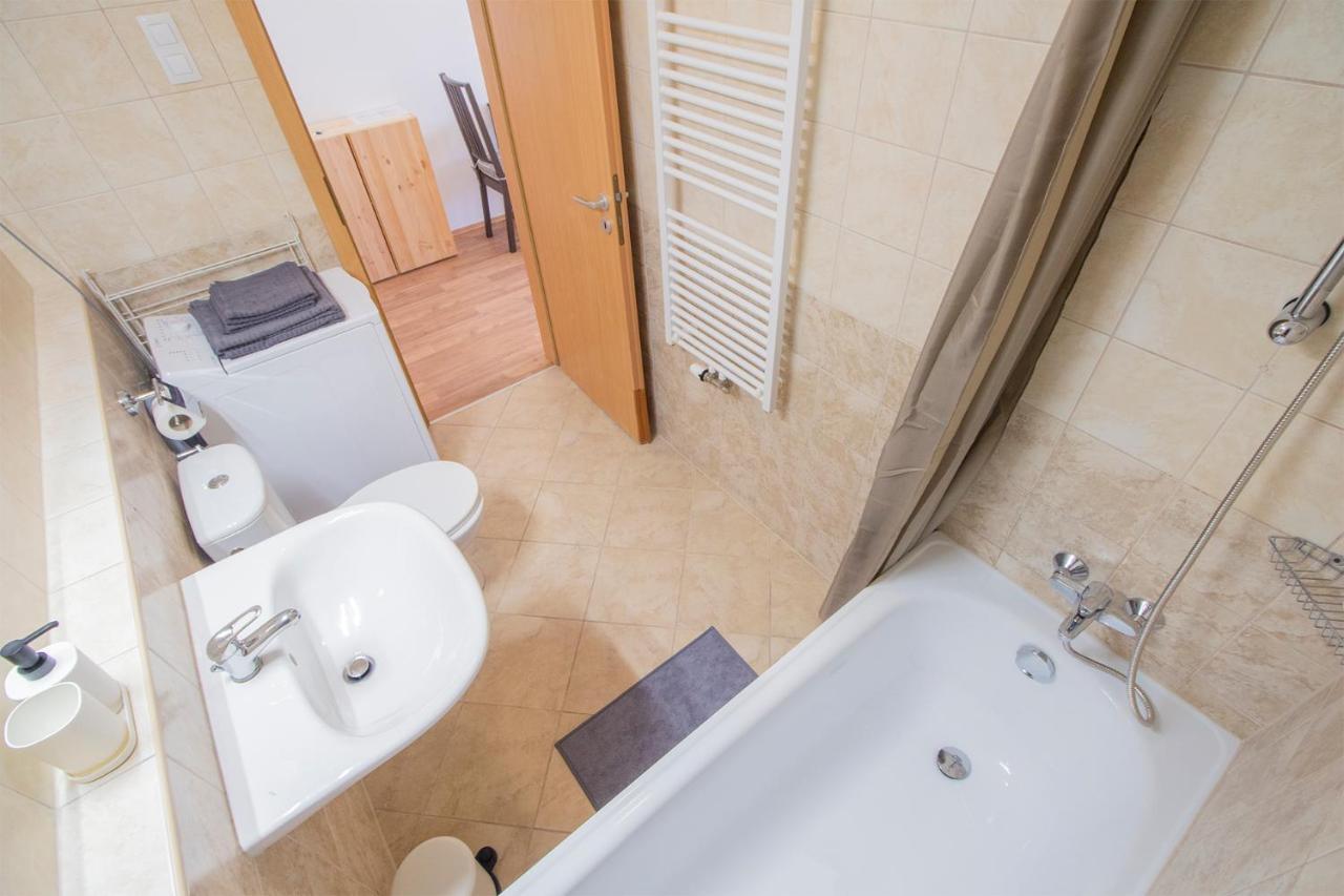 Ferienwohnung Corvin Modern Studio With Ac, Parking Budapest Exterior foto